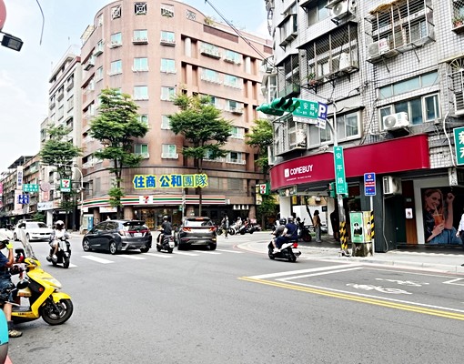 竣羽~四號公園~低總價店面~有夠便宜~找竣羽快速成交~ - Image 1