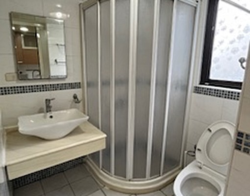 MOMA樓中樓套房出租光復路一段近園區 - Image 4
