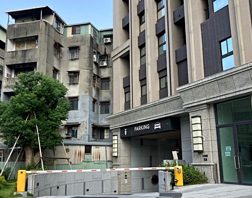 緯德閱河B2平面大車位自租 - Image 1