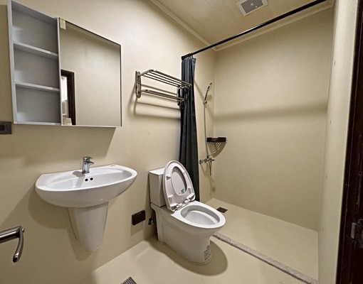 南亞科技大學雅房出租8500 - Image 2