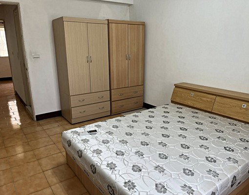 房屋出租：三房￼￼一聽：一廚房：￼一個衛：￼家具家電都有： - Image 2