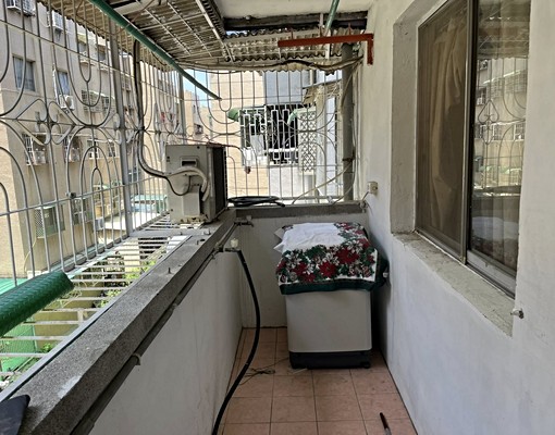 房屋出租：三房￼￼一聽：一廚房：￼一個衛：￼家具家電都有： - Image 3