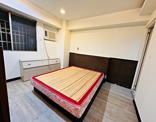 屋主自租免仲介費!中山國小旁精美三房釋出!一卡皮箱入住 - Image 5