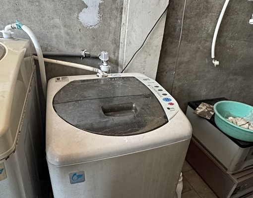 星鴻友善房源😊新店市區一卡皮箱套房附全套家具大陽台 - Image 5