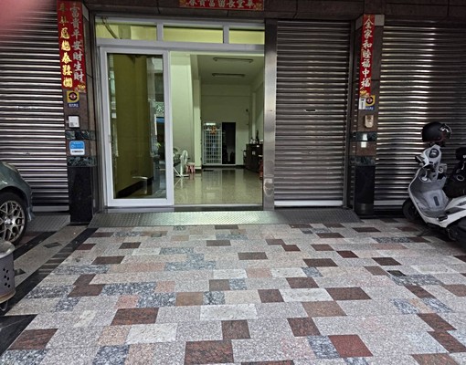租....頂新商圈頂庄路透天黃金一樓(只租一樓) - Image 3