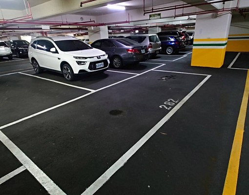 新歐洲社區坡道平面車位出租含管理費 - Image 3