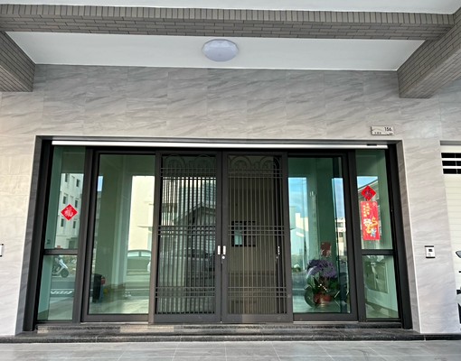 屏東東港文昌街透天店面出租 - Image 2