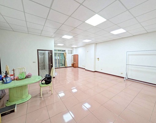 山佳車站社區大一樓~可當公司~歡迎約看 - Image 1