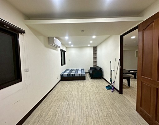 中正紀念堂/格局方正/正兩房採光通風家具齊全/前後陽台/機能 - Image 8
