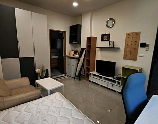 全新裝璜，捷運站步行5分鐘 - Image 1