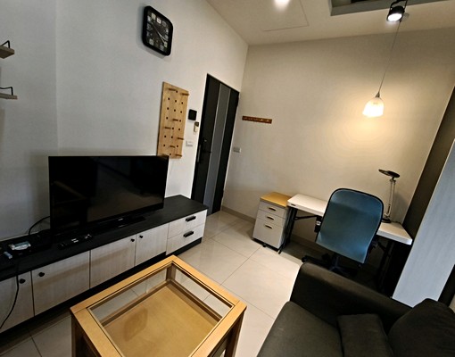 全新裝璜，保證五星飯店等級套房，捷運站步行5分鐘 - Image 1