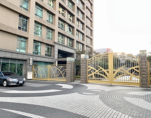 建八路坡道平面車位|近彩色遠東ABC可停休旅車,跑 - Image 2