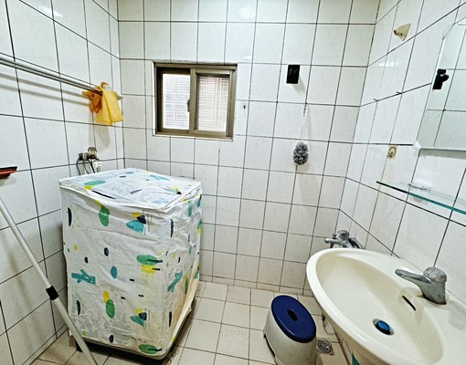 可租補／近捷運明德站步行5分鐘一層一戶免爬高2+1房美寓 - Image 9