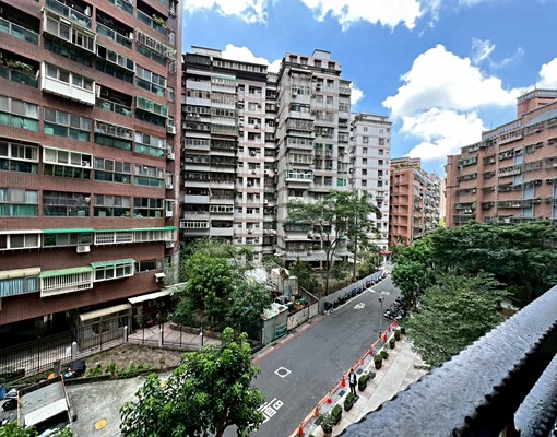 仁愛皇家3房+車位~全業房屋 - Image 3