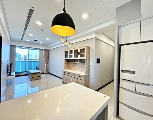 正對面!!高鐵站前~景觀裝潢~含家具、家電、車位 - Image 11