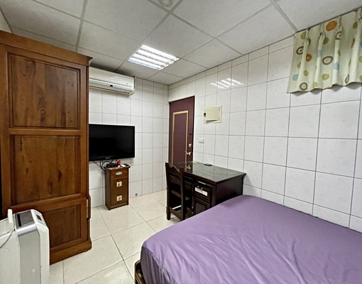 教育大學圍牆旁溫馨套房(租補) - Image 1