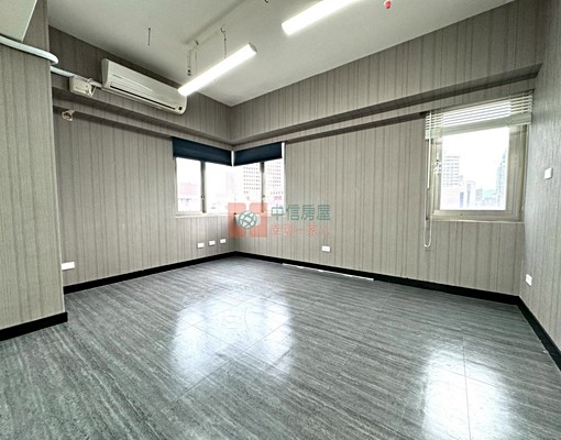 【中信龍江】鴻禧稀有住辦(近捷運台北101/世貿) - Image 3