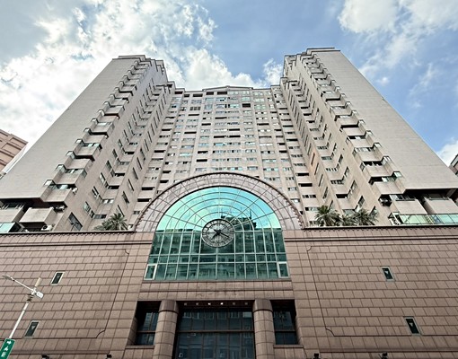 【免仲介費、可租補】站前凱悅✅府中站旁✅獨洗獨曬✅流理臺套房 - Image 1
