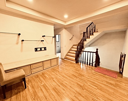 ⭐️新店中央六街🏢近小碧潭站🏠3房2廳透天整層出租⭐️ - Image 3