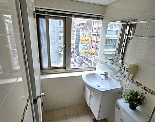西寧南路☀️家具齊全，拎包入☀️✅可租補可開伙🐈可貓 - Image 7