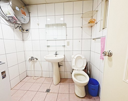 ⭐️三重區中正北路🏢電梯管理8坪套房🏠近捷運菜寮站⭐️ - Image 10