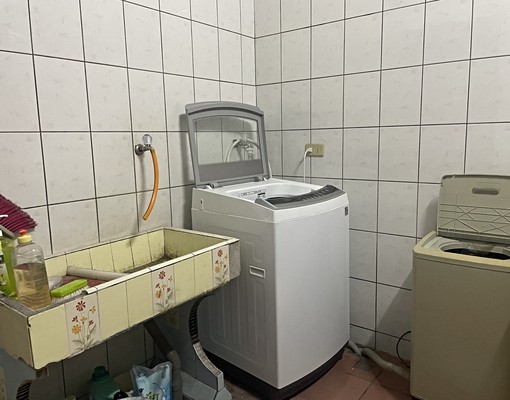 食品路西大，採光陽台.室內停車，月租5500元 - Image 10