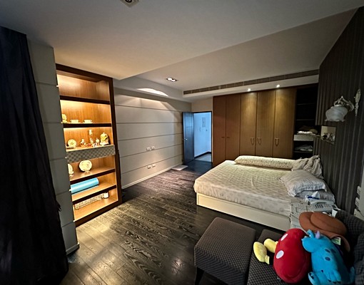 別墅型透天(套房和雅房)。電費照台電計價。
- Image 1