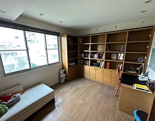 別墅型透天(套房和雅房)。電費照台電計價。
- Image 9