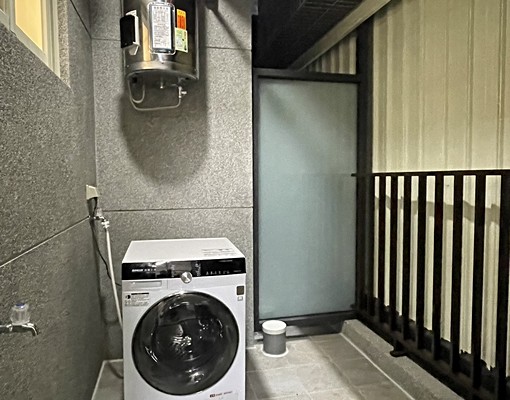 近棒球場/遠百有陽台/獨立洗衣機套房 - Image 6