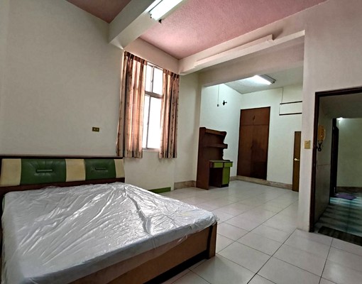 中西區近新光三越五妃街人潮滾滾鑫店住 - Image 5