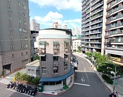 新埔捷運~明亮3房~附冷氣 - Image 2