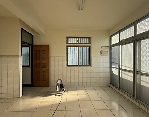 五房透天🔥門前停車⛪空屋出租無冷氣🔥可租補戶籍可營登報稅 - Image 5