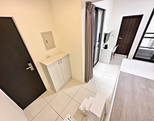 🔥新屋電梯套房✨可租補助🚇文心櫻花捷運旁✨系統櫃裝潢精緻 - Image 3