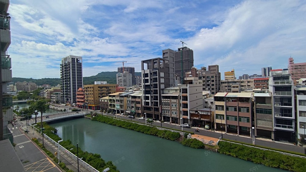 河景山景第一排