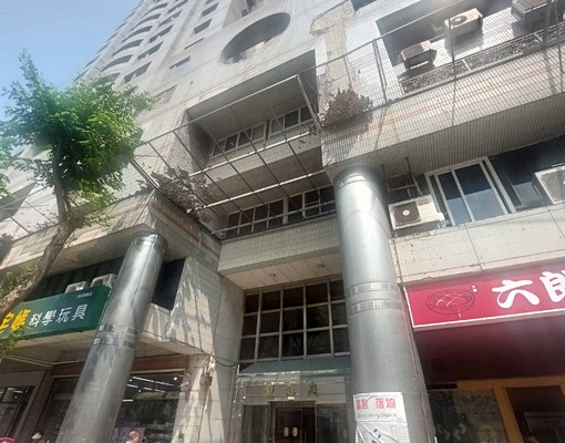 左營巨蛋商圈/電梯大三房/租補可*樂居悅居 - Image 1
