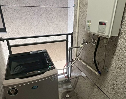 全新三房-石川硯2三房近國小、全聯、火車站鬧中取靜可申請租補 - Image 2