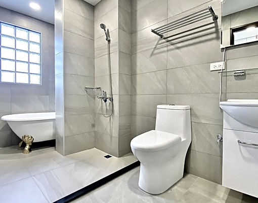 全新完工👑採光優質戶🔆附浴缸電梯套房🏡類一房一廳🔥 - Image 2