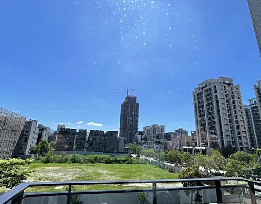 近好市多正南興路上.住辦合一.電梯別墅 - Image 1