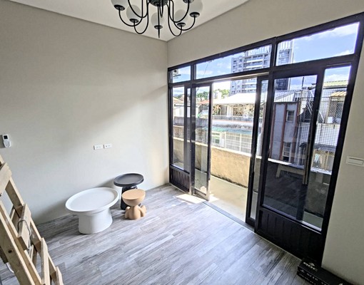 中和區大勇街60巷公㝢4樓頂加2房全新裝潢,可租補 - Image 2