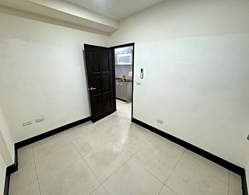 三和國中/免爬高/空屋正兩房格局方正/可開伙/生活機能佳 - Image 7