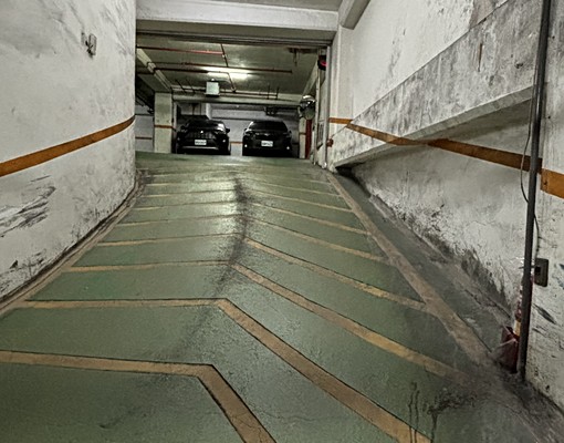 大樓坡道平面大車位有24小時警衛 - Image 5