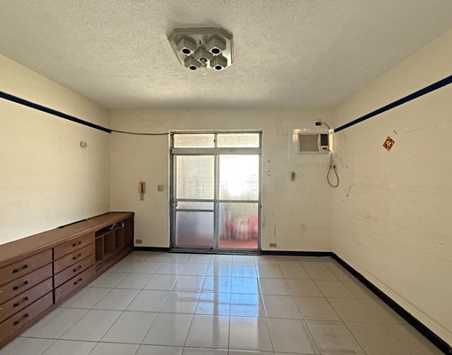 新店區公所旁，邊間，華中街4樓3房 - Image 3