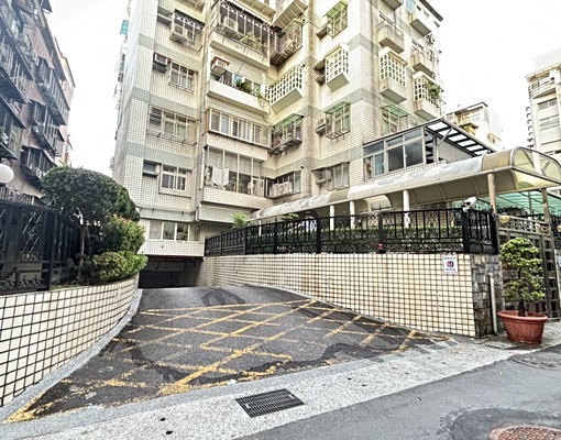 近榮總坡道平面車位｜住商阿文推薦 - Image 4