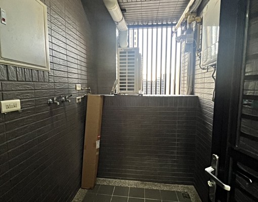 高鐵屋況超好空屋兩房附車位 - Image 7