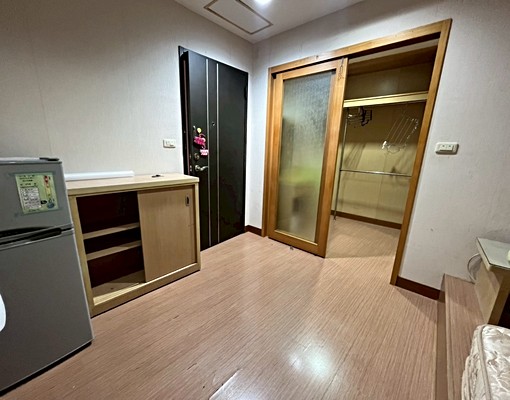 士林🌟可租補/含水網路/通風佳/格局方正/機能佳/機車好停 - Image 5