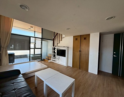 🍎礁溪【山那邊】挑高4米2邊間溫泉美套房🍎大美.小美 - Image 1