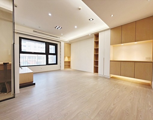 ⭐️萬華區西寧南路🏢近西門捷運🏠泳池健身KTV豪華公設⭐ - Image 3
