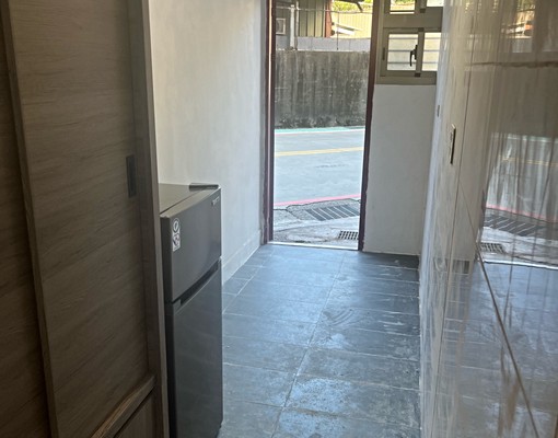 徐匯捷運新裝潢獨立套房 - Image 1