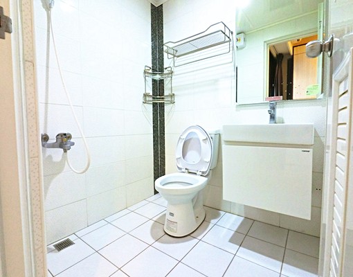 秒殺♡近體大/三井♡可租屋補助♡陽台獨洗♡室內機車位♡子母車 - Image 6