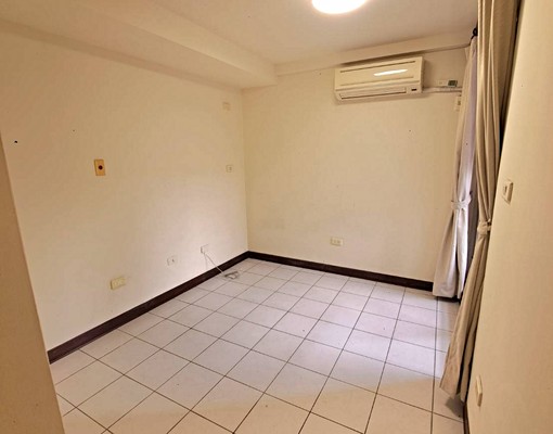 中興路/空屋/附車位/全新整理/可租補免仲入戶籍/意志力租屋 - Image 7